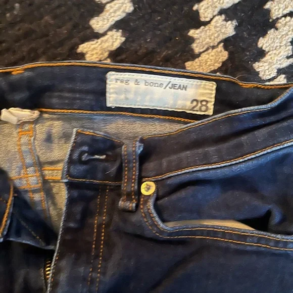 Rag and bones skinny jeans. Size 28. - Picture 3 of 5